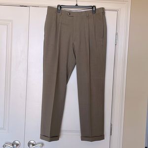 Haggar Classic Fit pleated front pant, pockets, bottom cuff, 36x30, tan